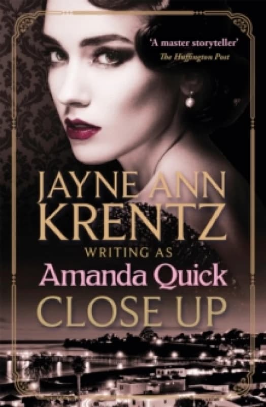 Close Up. Paperback. By Amanda Quick Books
