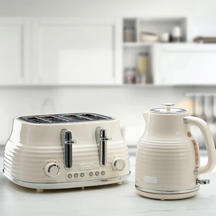 Image of Daewoo SDA2564GE Sienna Jug Kettle and 4 Slice Toaster Bundle