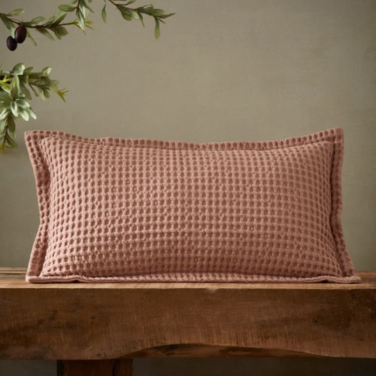 Image of Pineapple Elephant Jaipur Waffle Filled Boudoir 30cm x 50cm Pink