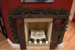 Image of Pack of 4 x 2.7m (9ft) x 20cm Canadian Pine Christmas Garland Plain Green