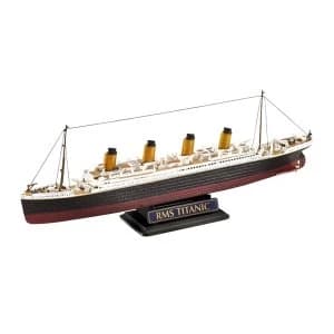 Image of Titanic Gift Set 1:700 & 1:1200 Scale Level 4 Revell Model Kit