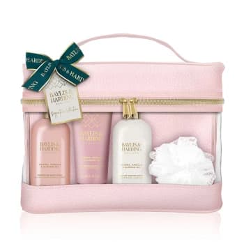 Image of Baylis & Harding Jojoba, Vanilla & Almond Oil Luxury Bag Set