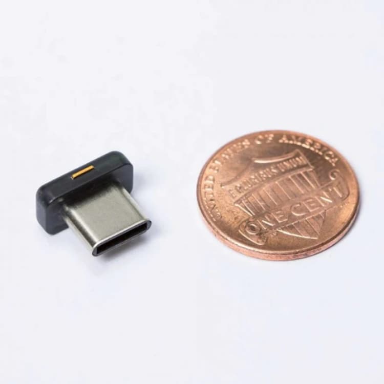 Image of Yubico Yubico USB password manager stick Black/golden 5060408461518 5060408461518