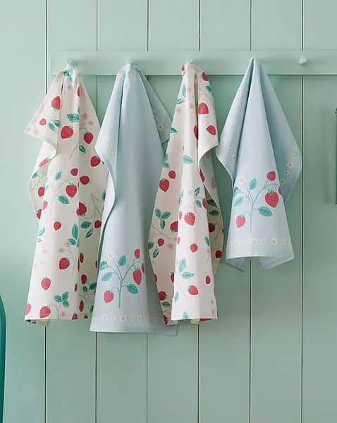 Image of Catherine Lansfield CL Strawberry Garden Tea Towel Pair White/Pink PO57001