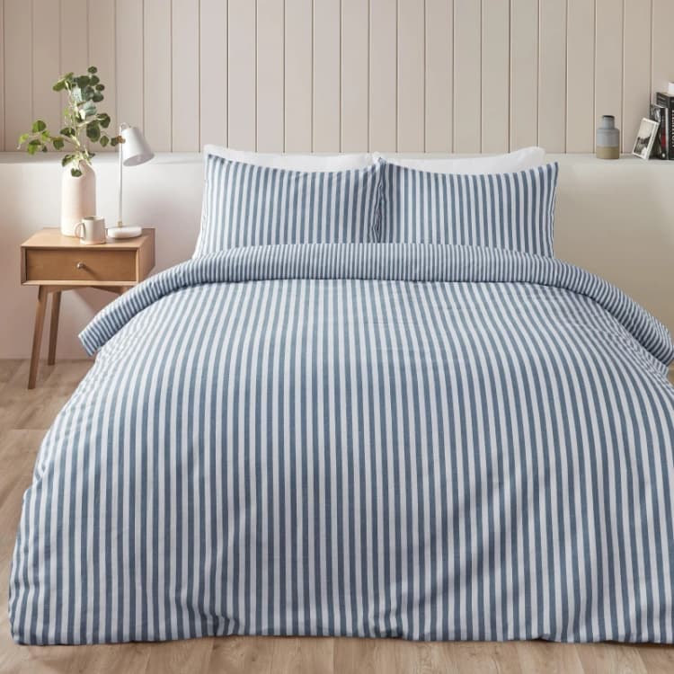 Image of Catherine Lansfield Catherine Lansfield 'Brushed Cotton Stripe' Duvet Cover Set in Navy Size: Double Navy Double Unisex 5057681185323
