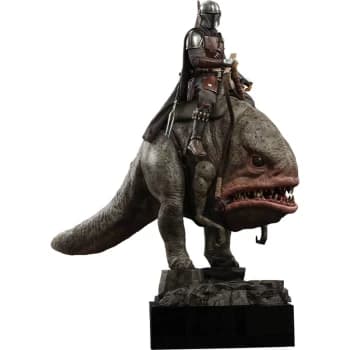 Image of Hot Toys Star Wars The Mandalorian Action Figure 2-Pack 1/6 The Mandalorian & Blurrg 37 cm