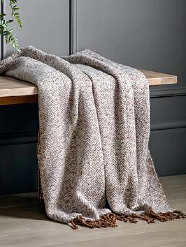 Image of Crossland Grove Ivy Throw Tan 1300X1800Mm, Brown 5.05669E+12