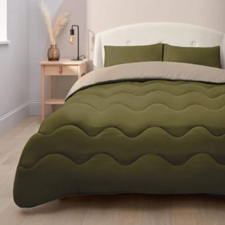 Image of Silentnight Coverless Duvet And Pillowcase - 10.5 Tog - Olive/natural - King