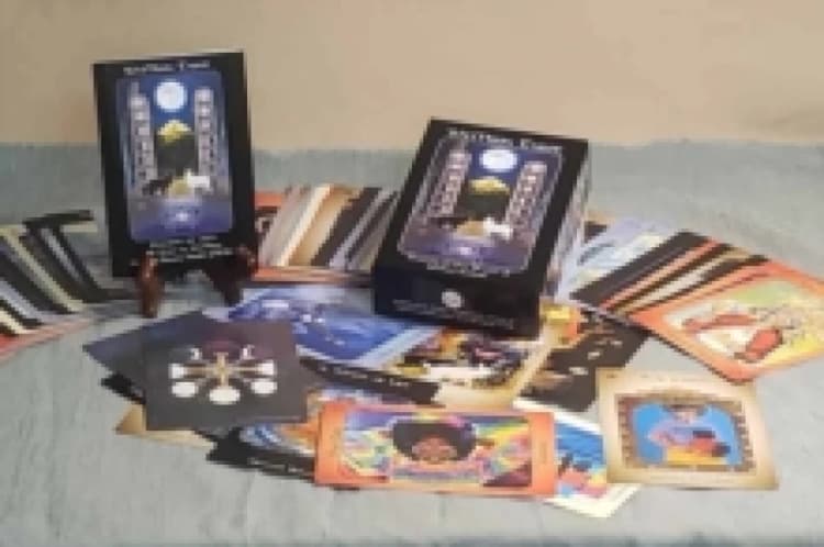 Image of WeMoon Tarot Kit