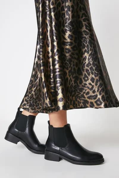 Image of Dorothy Perkins Maria Basic Chelsea Boots Black