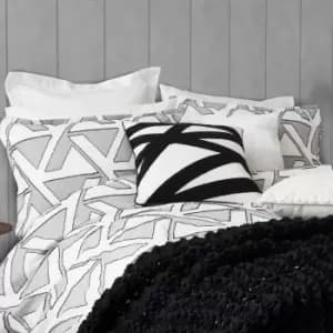 Image of Nalu Nicole Scherzinger Alana Clipped Jacquard Kingsize Duvet Cover, White & Black