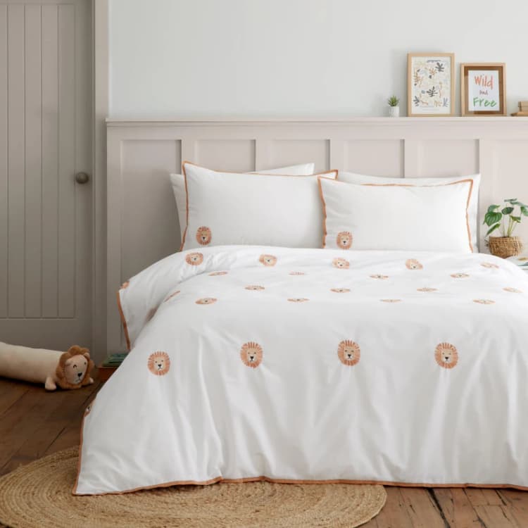 Image of Catherine Lansfield Lions Embroidered Duvet Cover and Pillowcase Set White