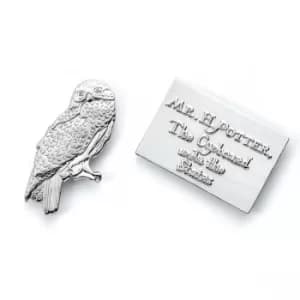 Image of Harry Potter Hedwig & Letter Pin Badge