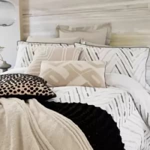 Image of Nalu Nicole Scherzinger Lani Kingsize Duvet Cover Set, Linen & Black
