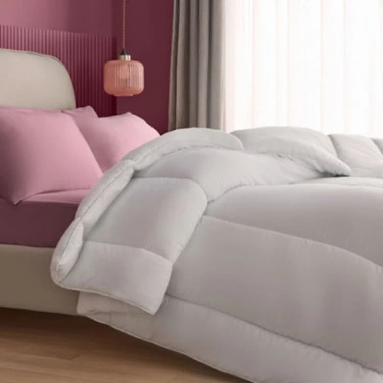Image of Silentnight Ultrabounce 13.5 Tog Duvet, White, Double