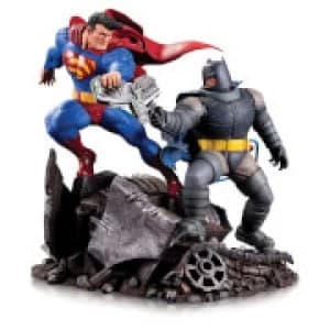 Image of DC Collectibles DC Comics Batman Vs Superman Mini Battle Statue