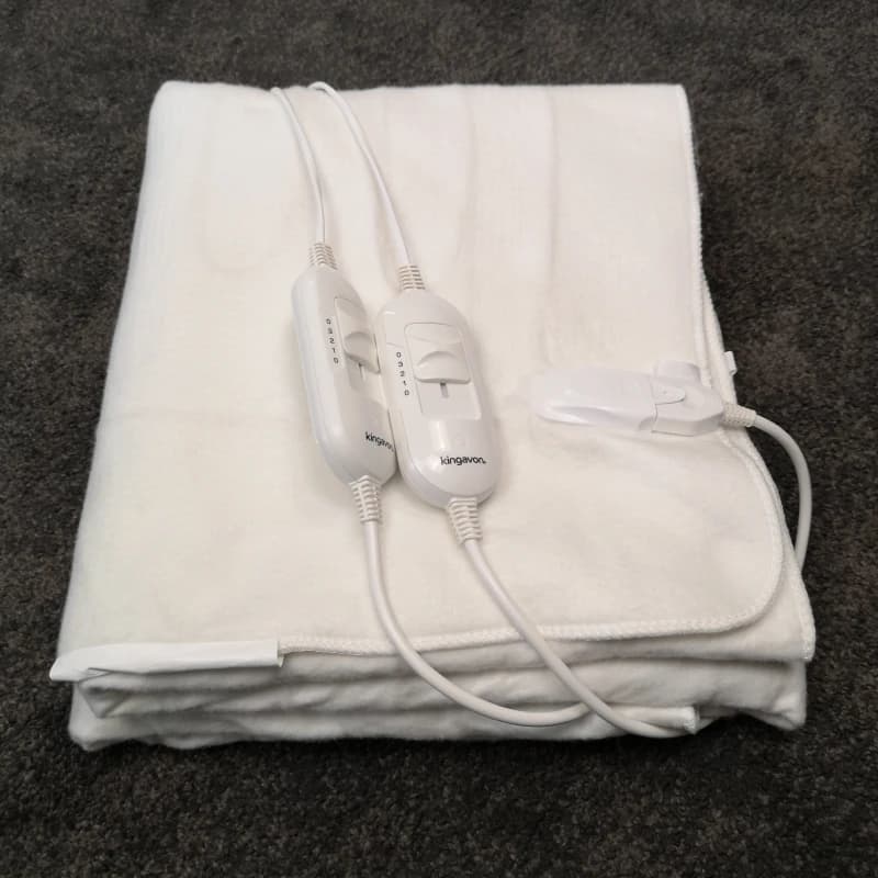 Image of 150cm 2 x 60W King Size White Electric Blanket Throw with Temperature Settings