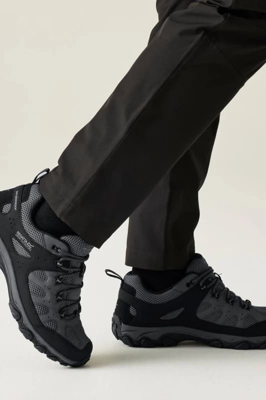 Image of Regatta Mens Edgepoint Breathable Waterproof Low Walking Shoes in Grey Size: 6 Grey Male 6