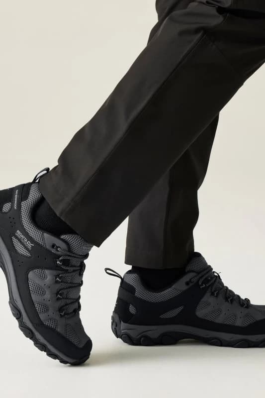 Image of Regatta Regatta Men Edgepoint Breathable Waterproof Low Walking Shoes in Grey Size: 12 Grey 12 Male 5063516063087