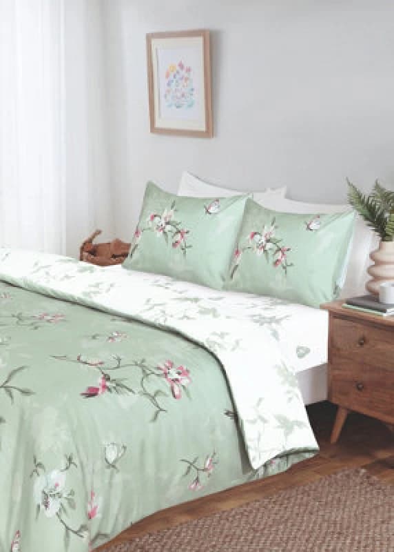 Image of Rapport Home Hummingbird Microfibre Complete Duvet Set With Fitted Sheet