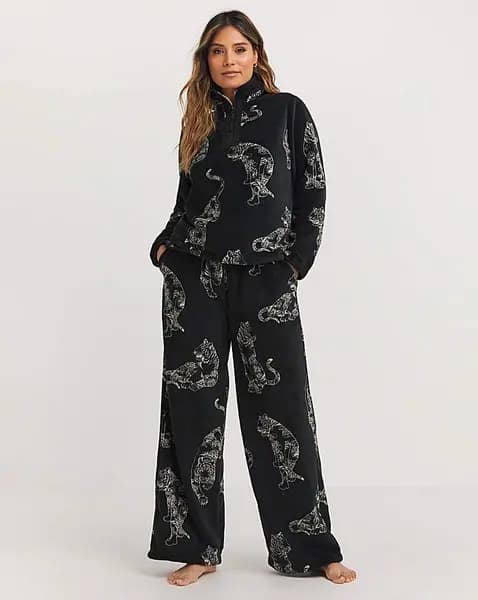 Image of Chelsea Peers Chelsea Peers Fleece Pyjama Set Black Female 12 LO25902
