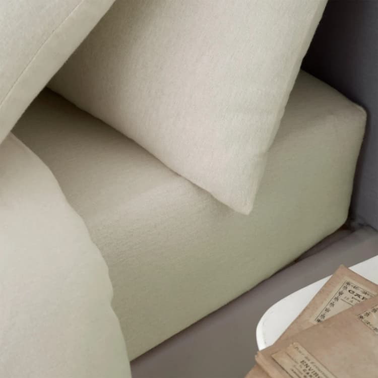 Image of Catherine Lansfield Catherine Lansfield 'Brushed Cotton' Fitted Sheet in Cream Size: Double Fitted Cream Double Fitted Unisex 5057681115313