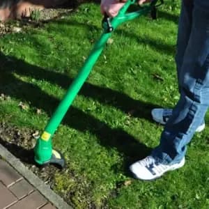 Image of Heavy Duty 250W Electric Garden Strimmer (240V)