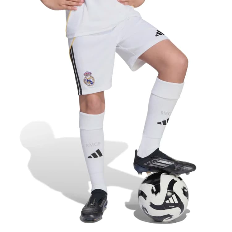 Image of Adidas Shorts for kids - Real Madrid 2025/26 Blanc Unisex 15/16 ans JN8878