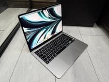 Image of Apple MacBook Air 13.6” Retina 2022 512GB SSD 8GB Ram 8C CPU 10C GPU M2 - Silver