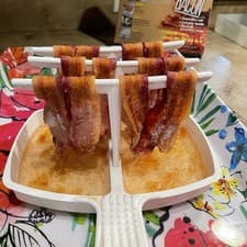 Image of Healthy Bacon Rack for Microwave – Grease Draining Grill Kitchen Tool