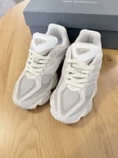 Image of New Balance 9060 Trainers Unisex, Triple Black/White/Grey