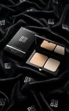 Image of GIVENCHY MATISSIME VELVET 01 MAT PORCELAIN SPF 20 PRESSED POWDER FOUNDATION