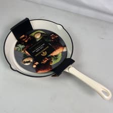 Image of Barbary & Oak Cast Iron 26cm Frying Pan Cream BO800255CRM