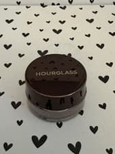 Image of Hourglass Glittered Eyeshadow Scattered Light Smoke Limited Edition Brand New