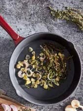 Image of Barbary & Oak Red 26cm Cast Iron Round Frying Pan