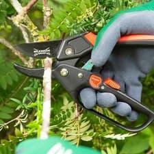 Image of Wilkinson Sword Comfort Ratchet Pruner Secateurs Shears Pruning Cutting Garden
