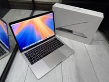 Image of Apple MacBook Pro Retina 13.3" 2019 - 512GB SSD 16GB Ram 2.8GHz Core i7 - Silver