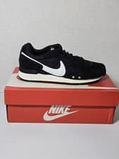 Image of Wm Nike Venture Runner Running Shoes Black White Mesh/Suede CK2948-001 Size M6.5