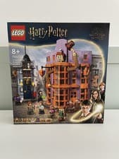 Image of LEGO Harry Potter: Diagon Alley Weasleys' Wizard Wheezes (76422) New and Sealed