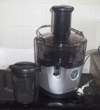 Image of ninja Nutri Bullet fruit juicer
