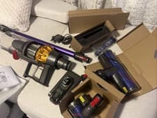 Image of Dyson V15 Detect Absolute