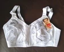 Image of BNWT Triumph Doreen Bra Classic Unwired Bra Non Padded Full Cup Firm Lingerie