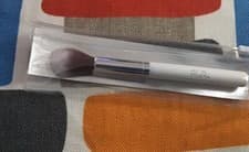 Image of Pur Minerals Cosmetics Blurring Powder Brush 6.5 in White Handle New