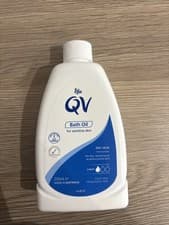 Image of QV Bath Oil 250ml for Sensitive and Dry Skin Eczema Relief Formula