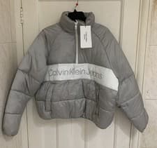 Image of CALViN KLEiN JEANS MERCURY GREY LADYS BRAND SLOGAN O.SiZE PUFFA JACKET,Si S,£225