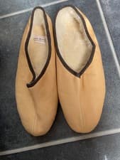 Image of Real Sheepskin Slippers sz: 6 small 5 (see description)