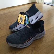 Image of Skechers Go Walk Slip-ins Glide Step Trainers Size 4 - New with Tags
