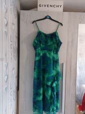Image of Quiz Beautiful Green Off Shoulder Dress Qith Adjustable Straps Size 8 Frilled
