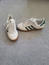 Image of Gazelle Adidas UK Size 3 Bnwot Green Leather Lace Up Trainers Off White