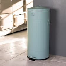 Image of Charles Bentley 30L Round Retro Kitchen Pedal Bin